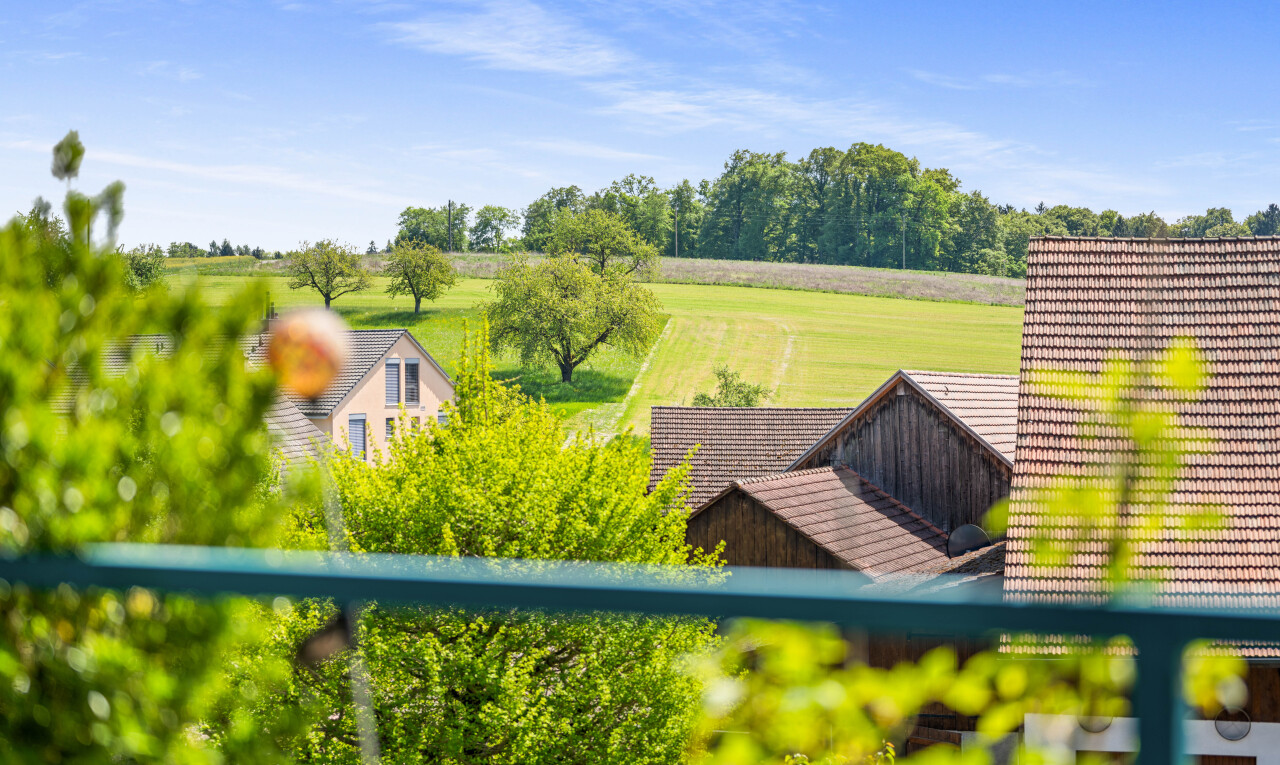 balcon avec day time, balcon, et from property