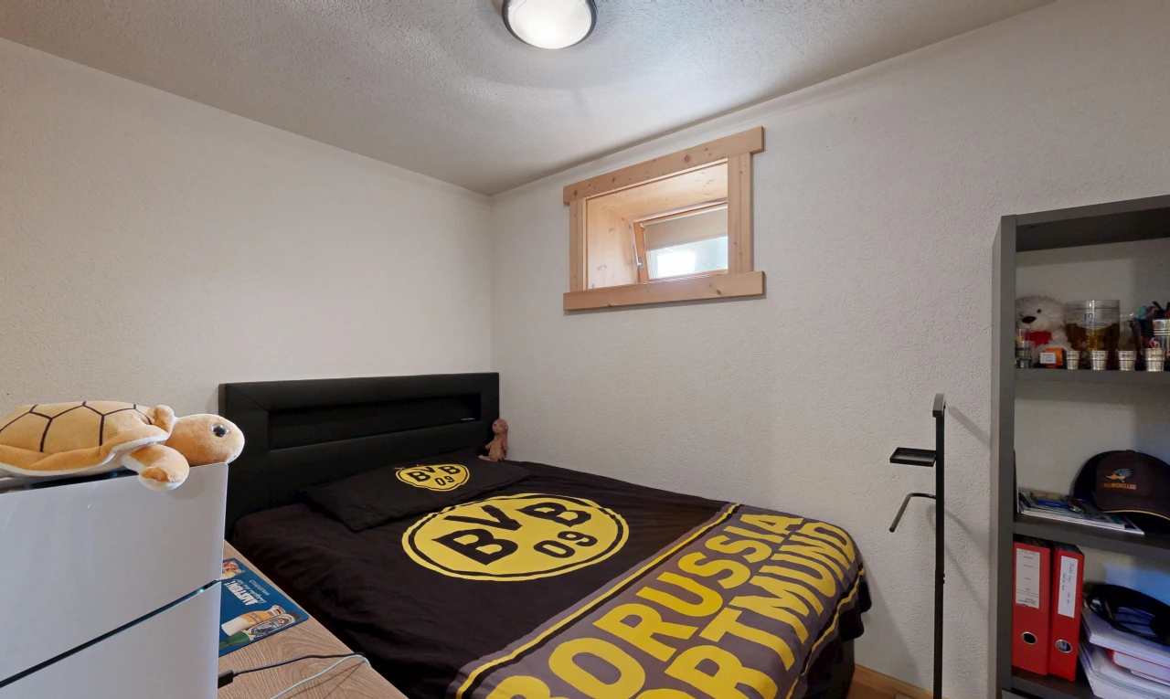 chambre avec inside property et lumière naturelle