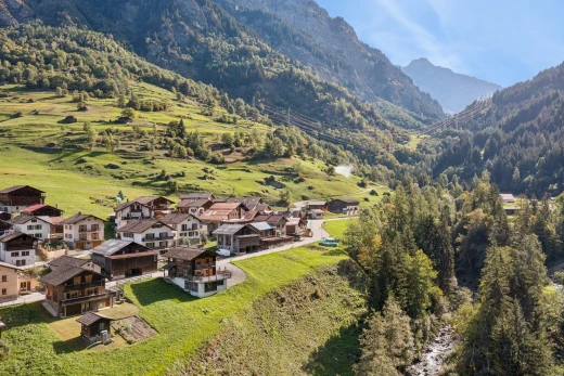 vue sur la montagne avec mountain view, vue sur la montagne, day time, neighborhood view, et residential view
