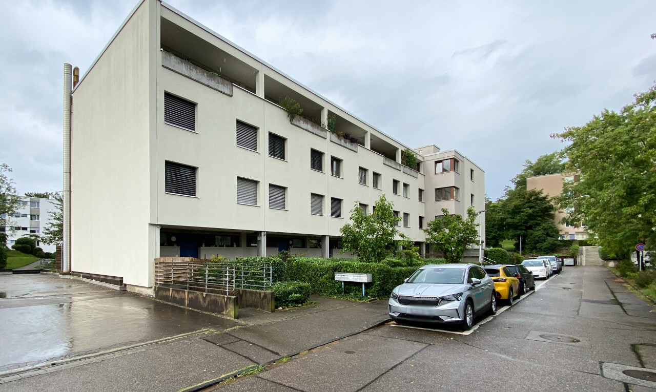 view of apartment building / complex