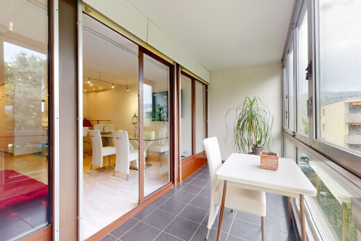 terrasse mit inside property und balkon