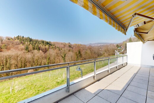 balcon avec terrasse, day time, from property, vue sur la forêt, et forest view