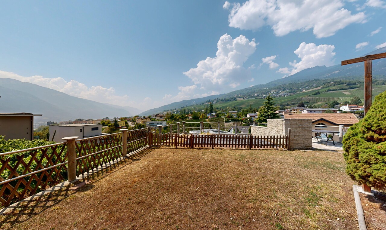 vue sur la montagne avec from property, vue sur la montagne, mountain view, day time, et view focus