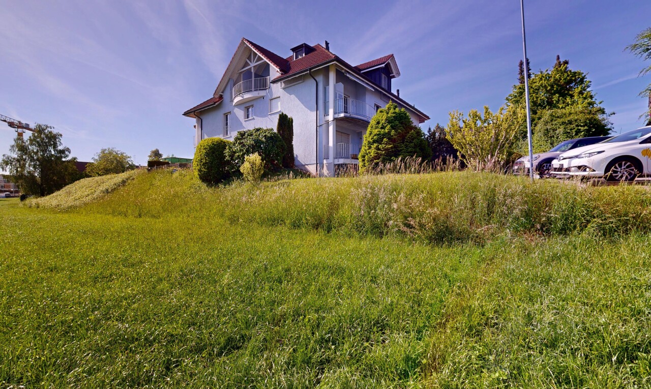außenansicht mit stuckverkleidung, property visible, und day time