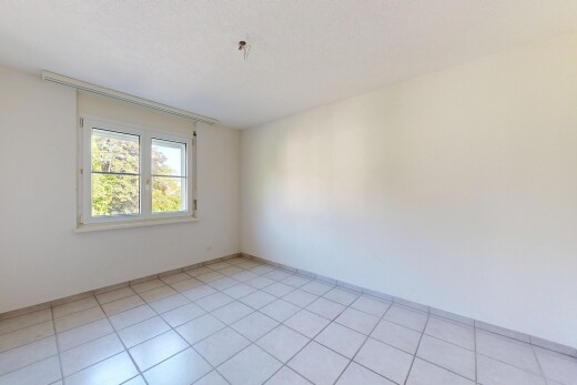 leerer raum mit light floor, gipskartonwand, drywall, natürliches licht, und natural light