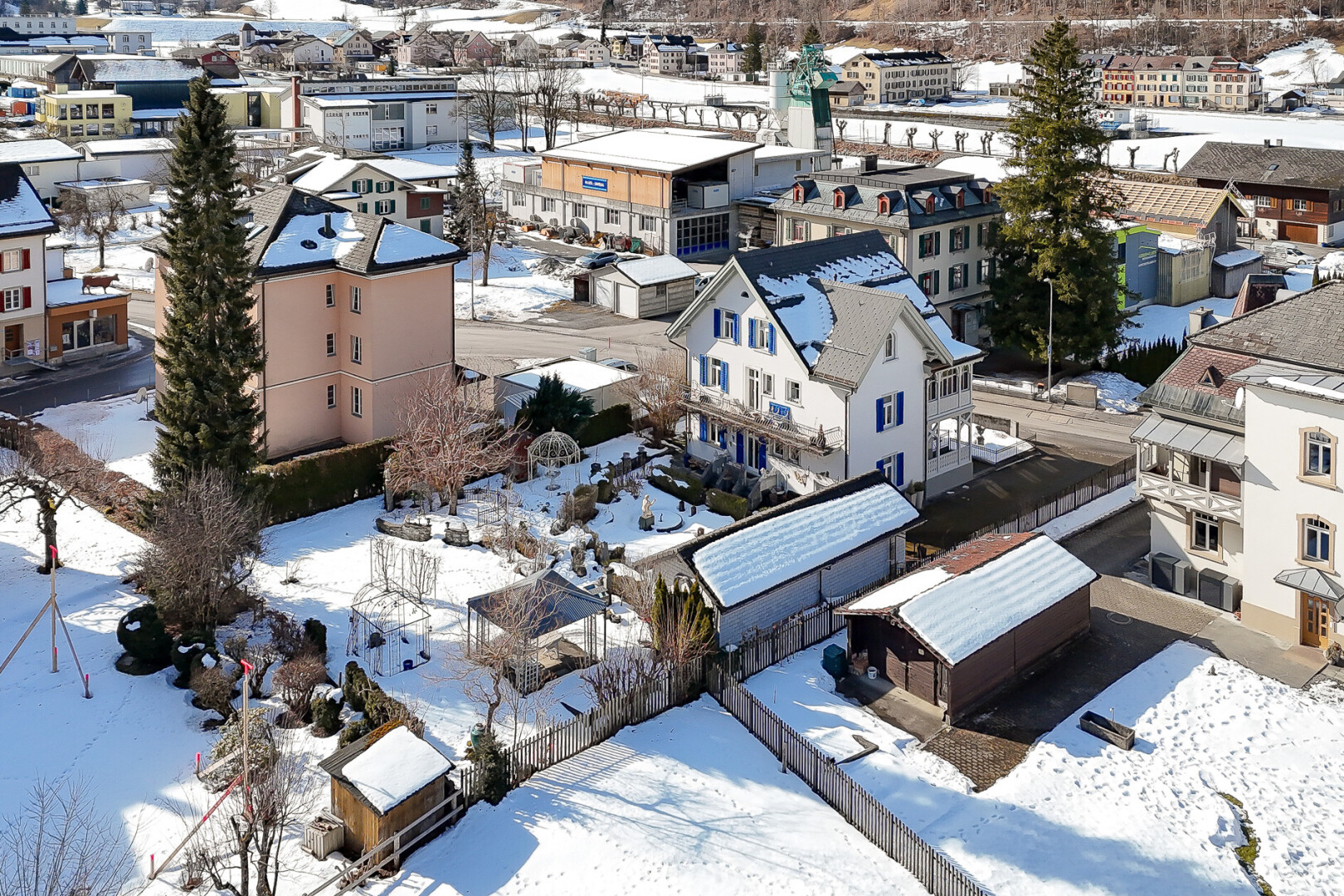 extérieur du bâtiment avec snow
