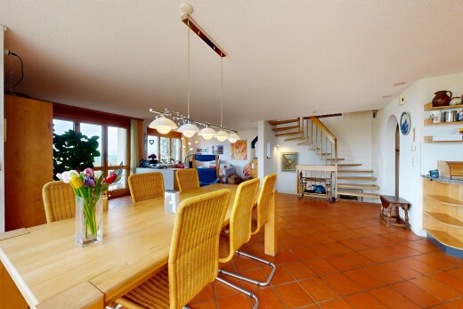 salle à manger avec inside property, escaliers, lumière naturelle, natural light, et cloison sèche