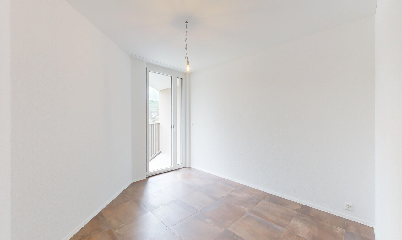 pièce vide avec lumière naturelle, natural light, cloison sèche, drywall, et inside property