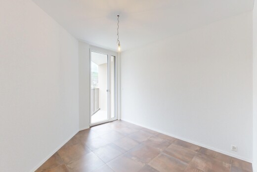 pièce vide avec lumière naturelle, natural light, cloison sèche, drywall, et inside property