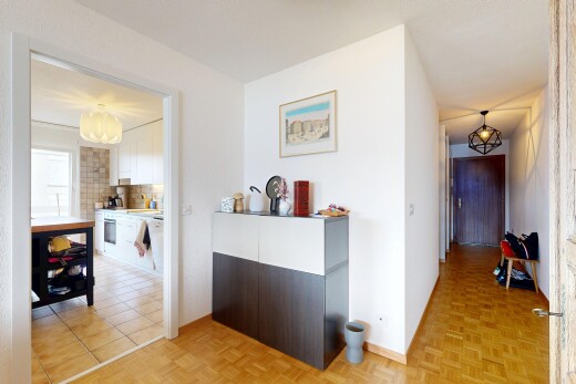 halle / korridor mit inside property, light floor, holzfußboden, wood finish floor, und parquet floor
