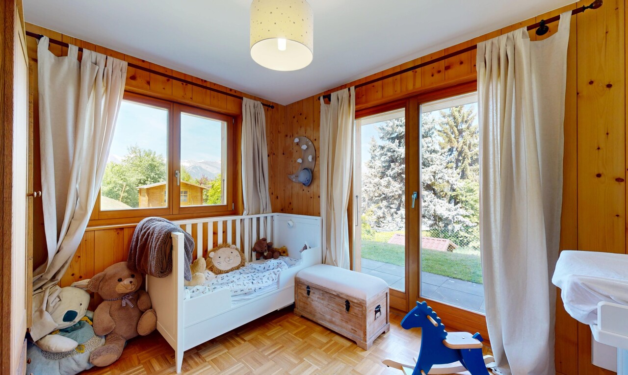 salon avec parquet floor, sol en finition bois, wood finish floor, day time, et inside property
