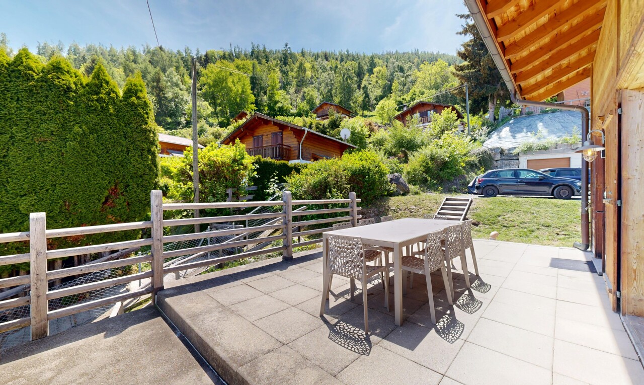 terrasse avec day time, coin repas extérieur, from property, et terrasse
