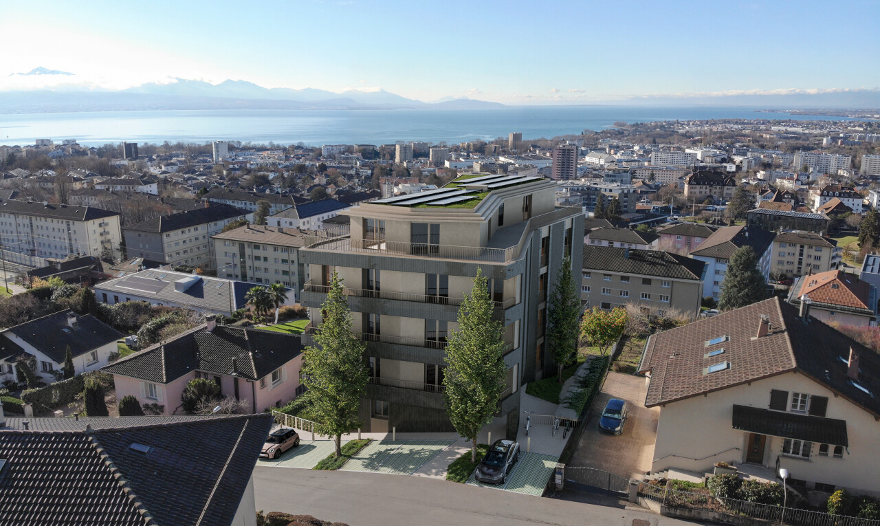 Séjour ouvert sur balcon pour des moments conviviaux