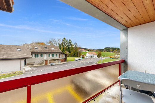 balkon mit balkon, from property, und day time
