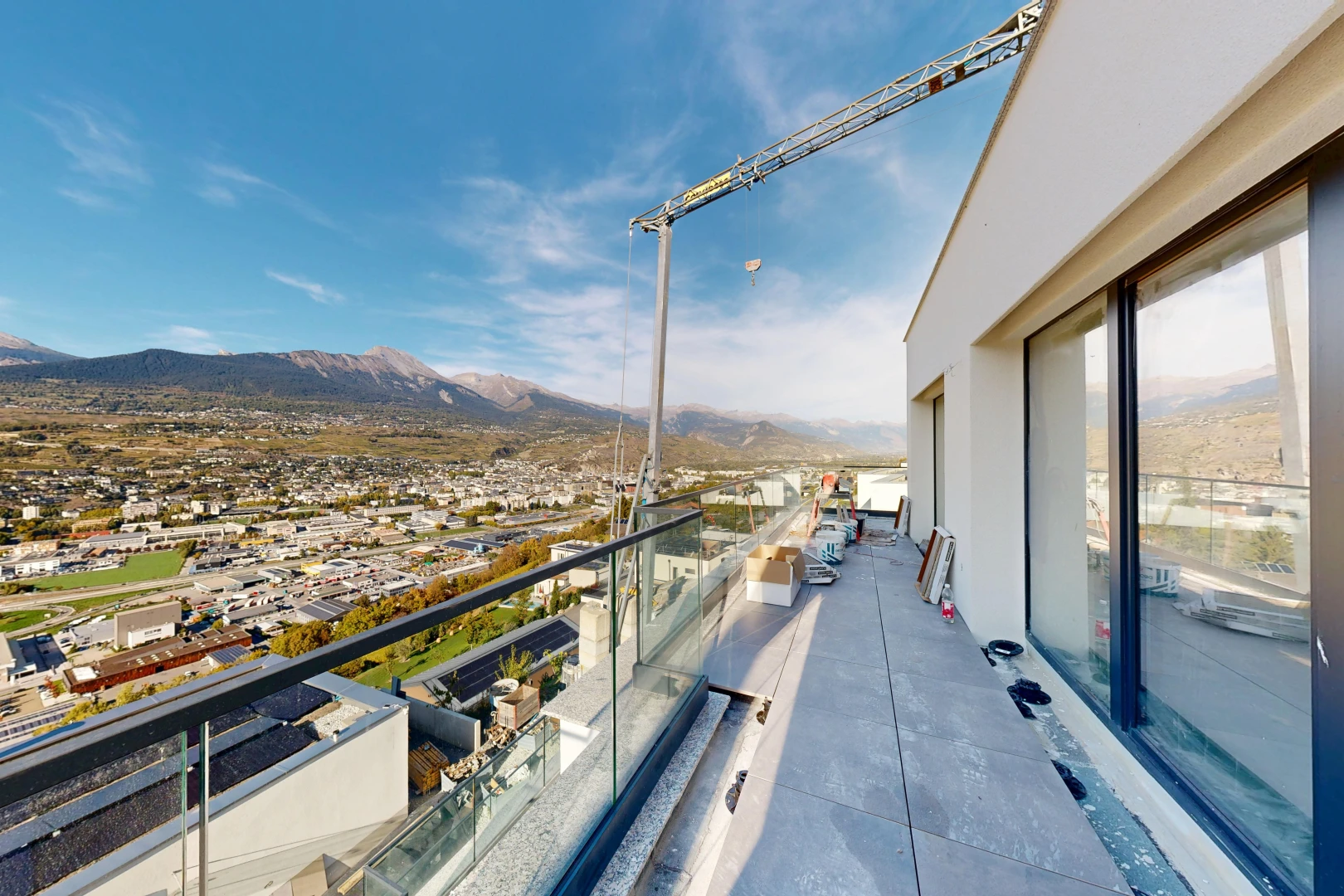 balcon avec vue sur la montagne, mountain view, balcon, day time, et from property