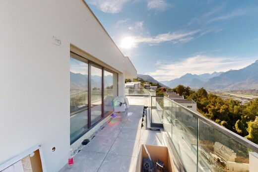 balcon avec vue sur la montagne, mountain view, day time, from property, et view focus