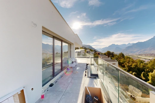 balcon avec vue sur la montagne, mountain view, day time, from property, et view focus
