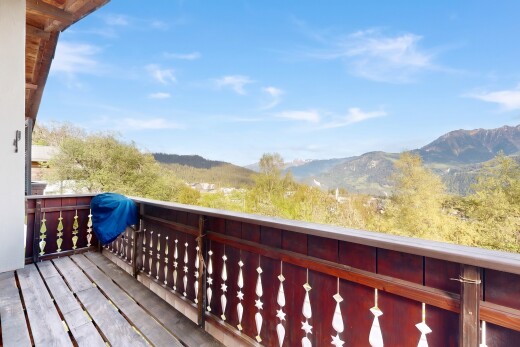 balcon avec mountain view, vue sur la montagne, from property, day time, et gril