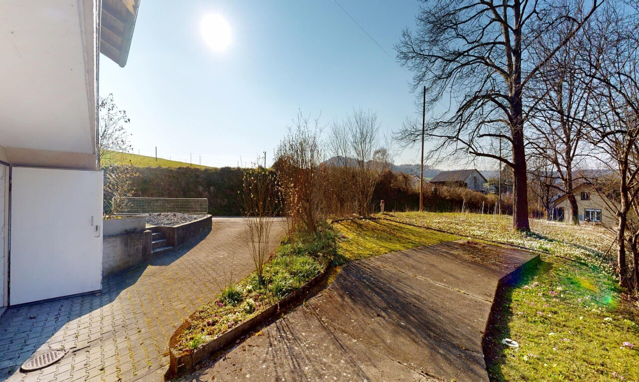 jardin avec day time et from property