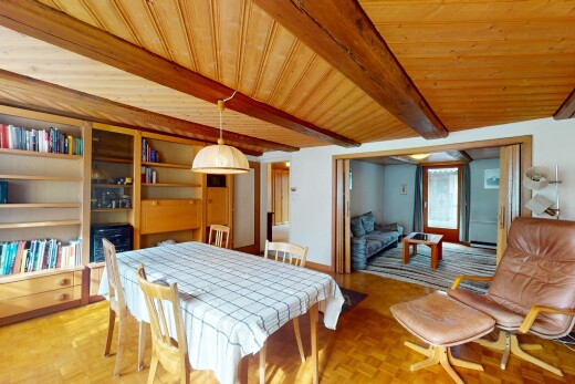 esszimmer mit natürliches licht, holzdecke, balkendecke, und gipskartonwand