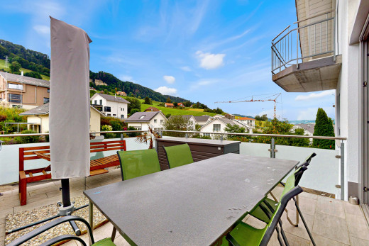 terrasse mit blick auf die berge, wohngebietblick, und balkon