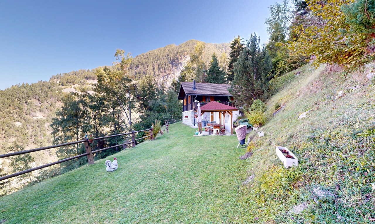 garten mit pavillon, rasen, mountain view, blick auf die berge, und day time