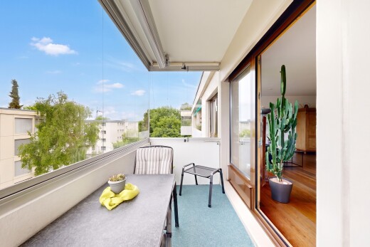 balkon mit balkon, day time, und from property
