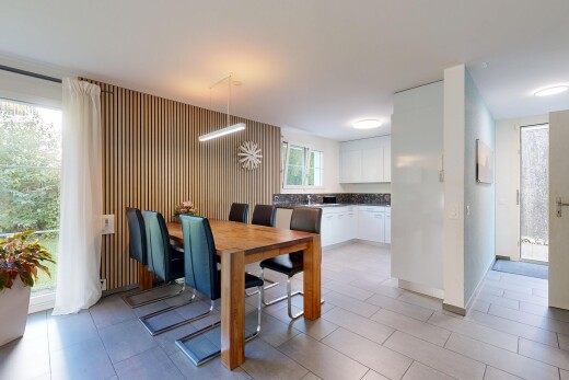 esszimmer mit natural light, natürliches licht, inside property, drywall, und gipskartonwand