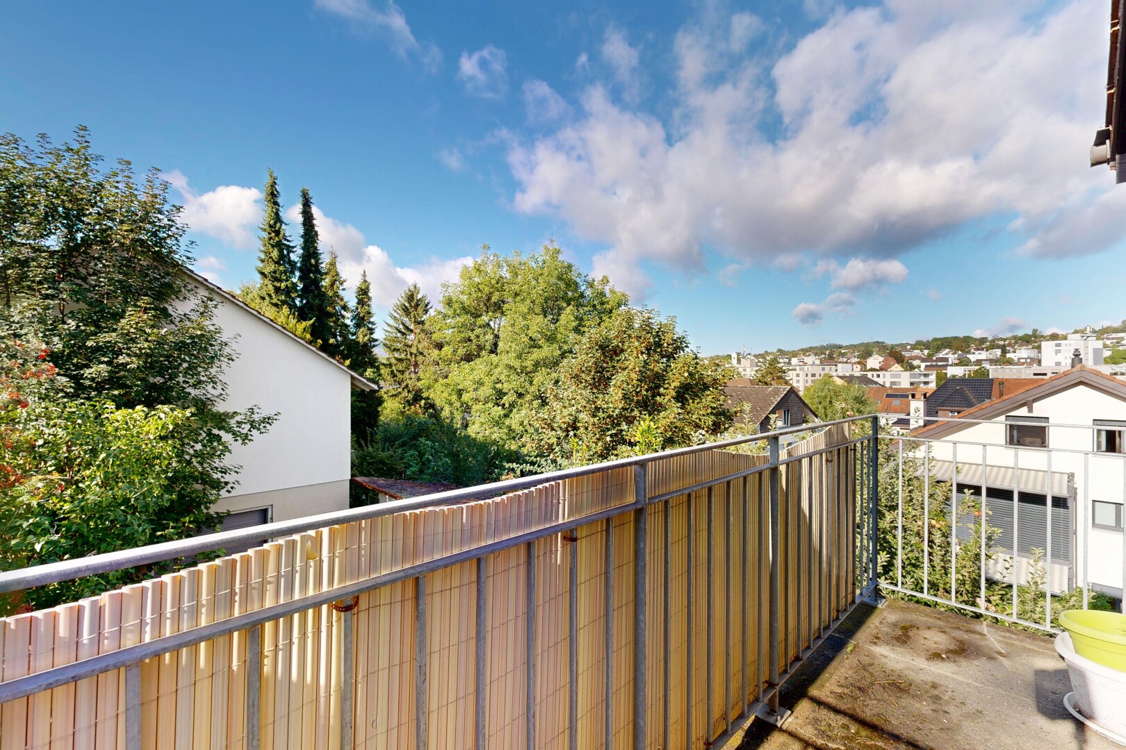 balkon mit from property, balkon, day time, und view focus