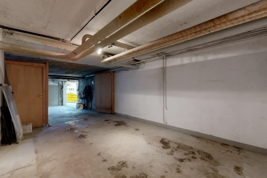parking avec inside property