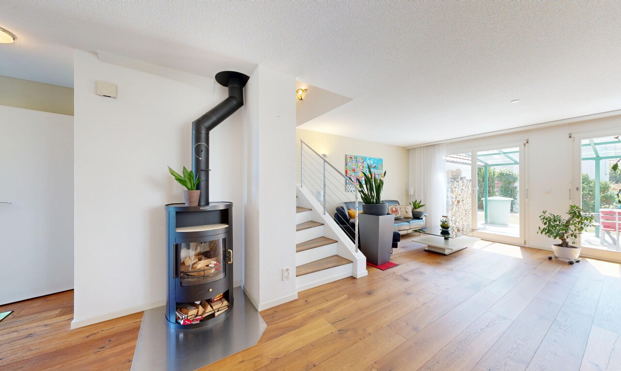 treppe mit holzofen, wood finish floor, holzfußboden, treppen, und drywall
