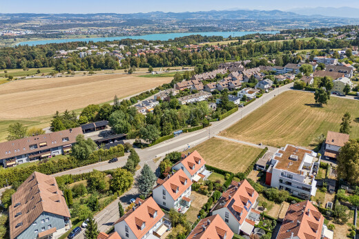 blick auf die berge mit day time, orchard / agricultural view, blick auf obstgarten/agrarland, water view, und seesicht