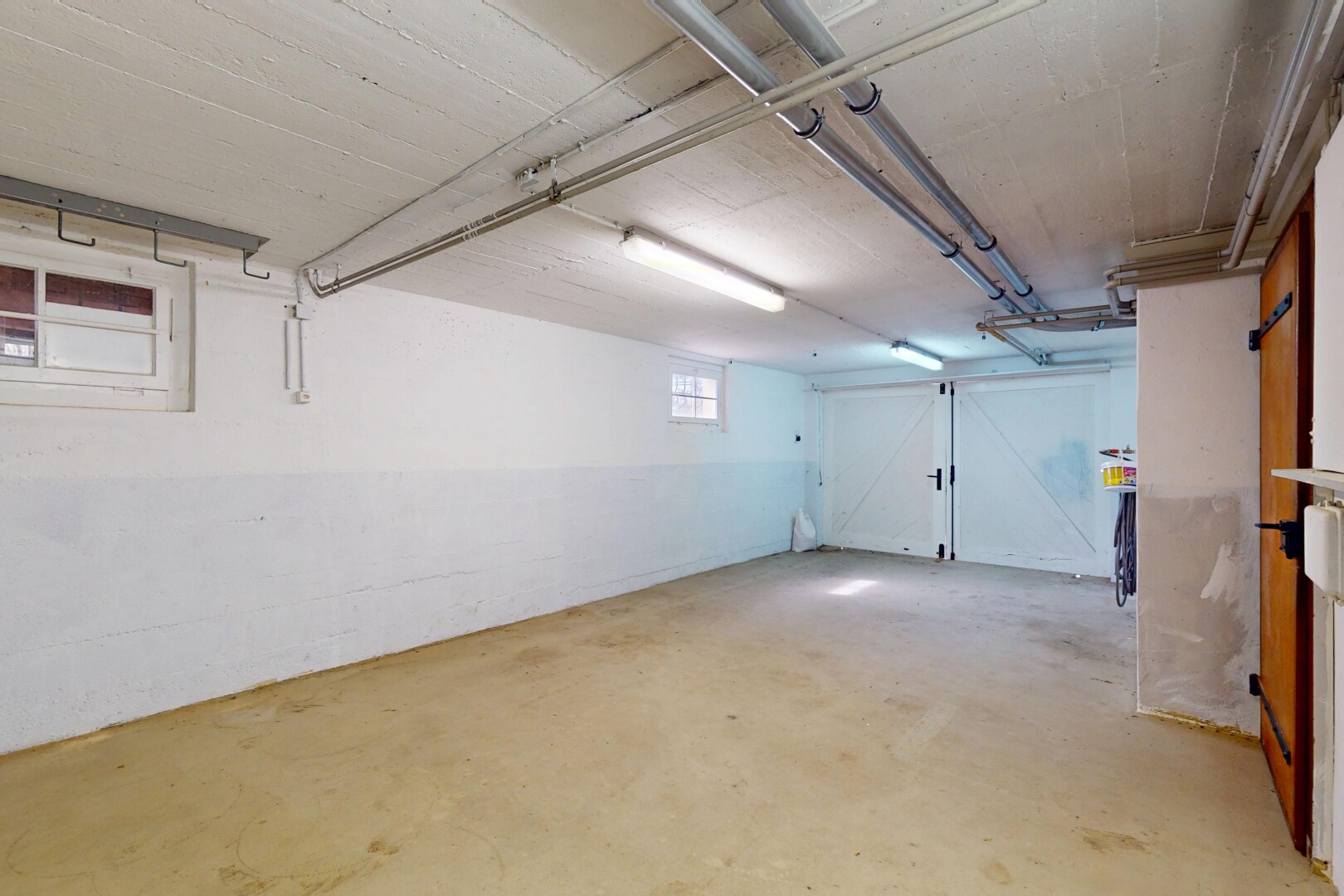 parking avec inside property