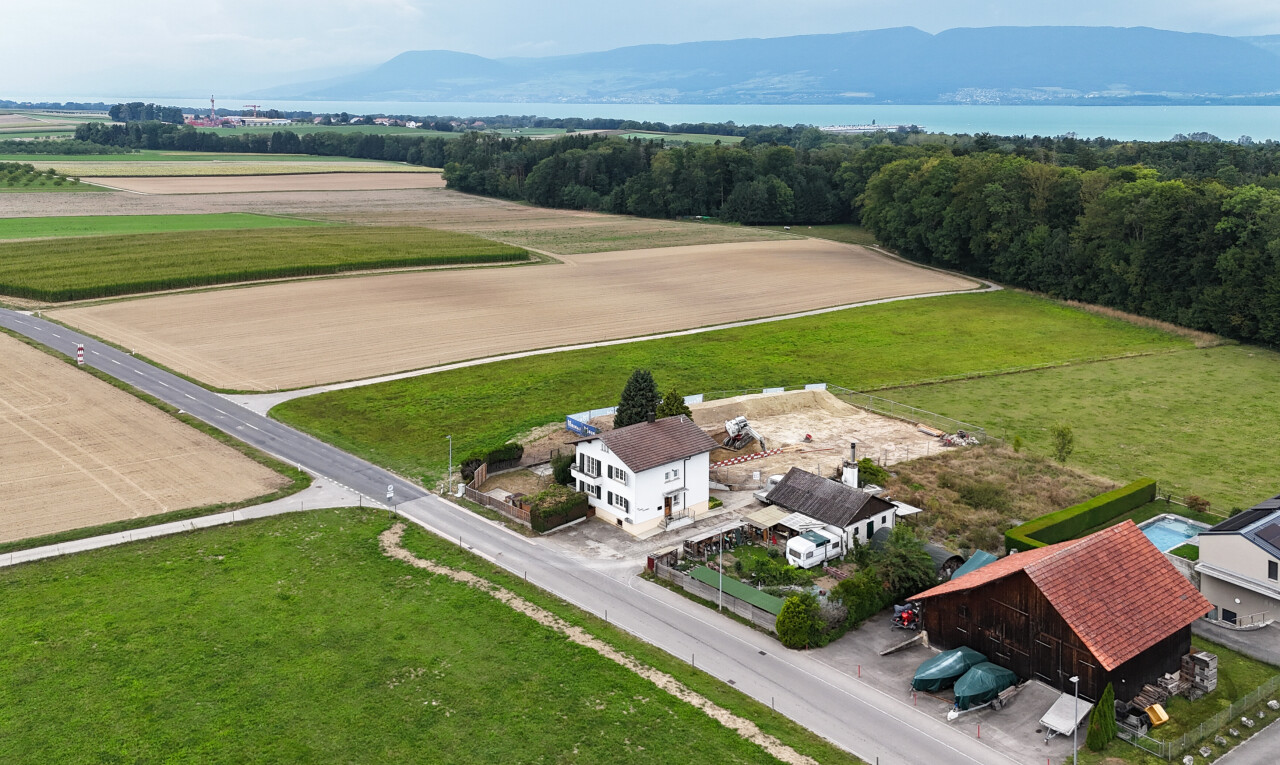 façade avec day time, aerial view, vue rurale, et rural view