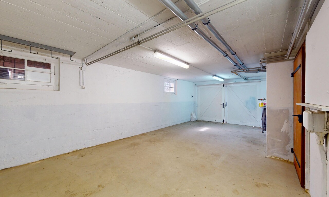 parking avec inside property