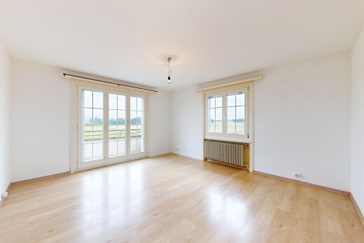 pièce vide avec lumière naturelle, natural light, cloison sèche, drywall, et radiateur
