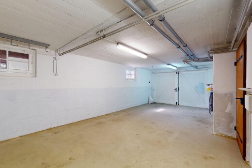 parking avec inside property