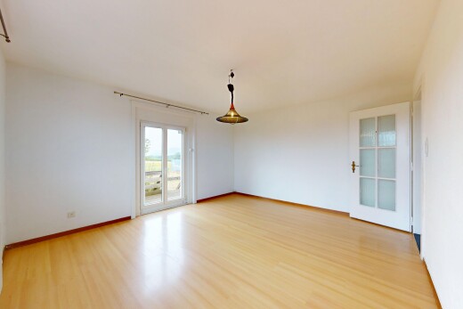 leerer raum mit natürliches licht, natural light, gipskartonwand, drywall, und inside property