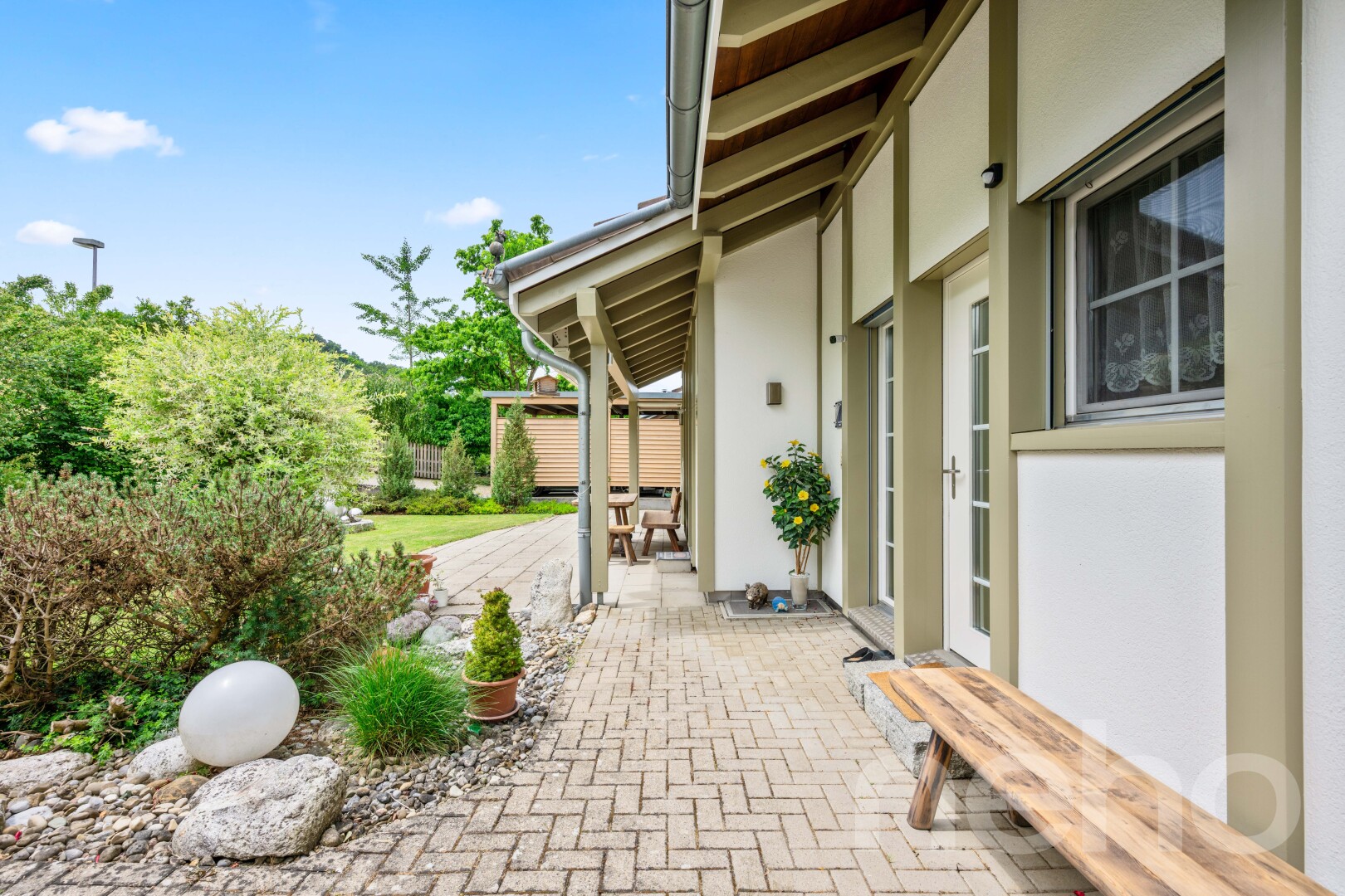 terrasse mit from property und day time