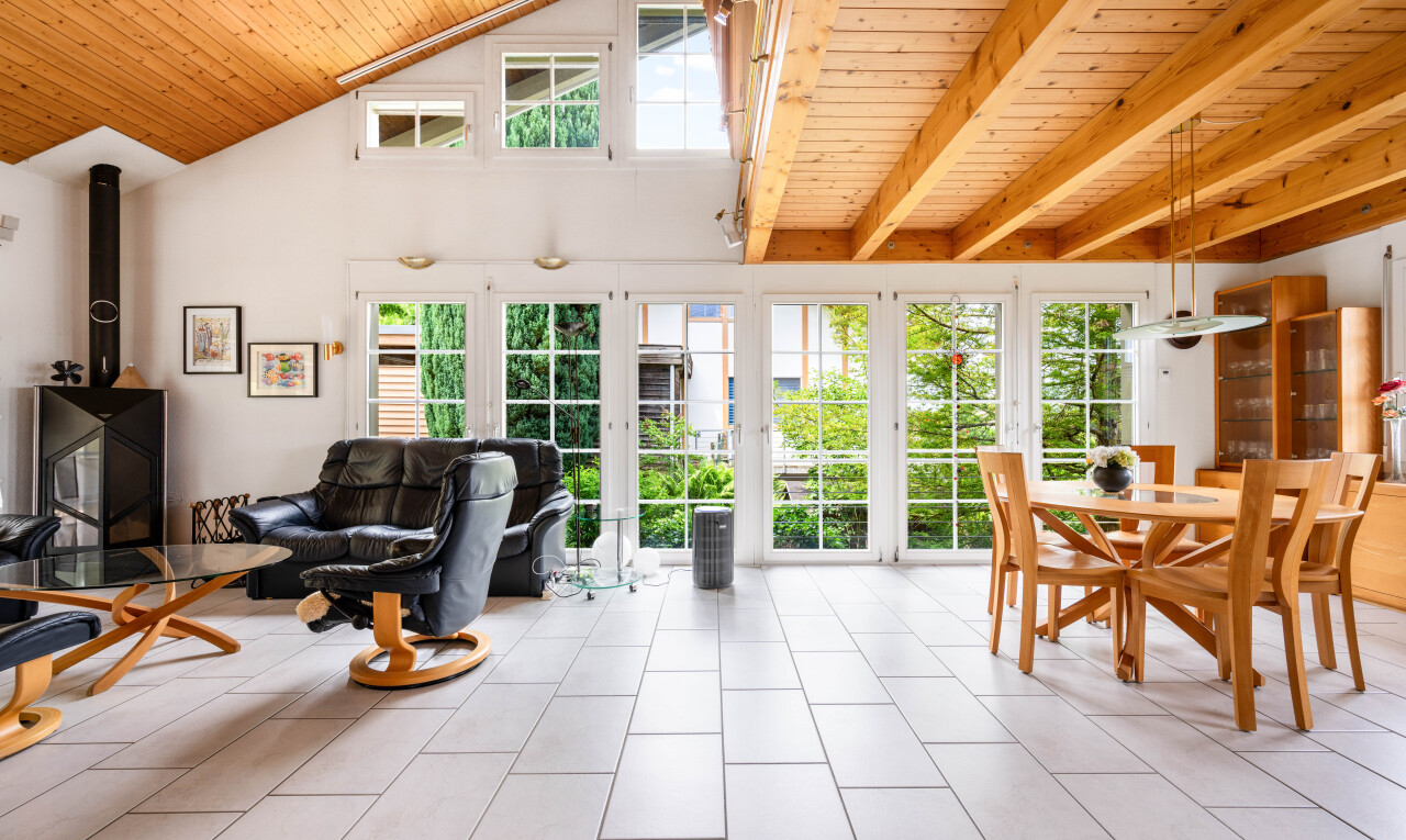 terrasse mit inside property, wintergarten, essbereich im freien, und französische türen