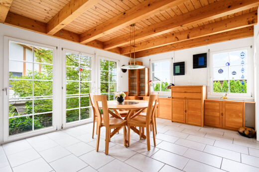 esszimmer mit inside property, natürliches licht, natural light, balkendecke, und beamed ceiling
