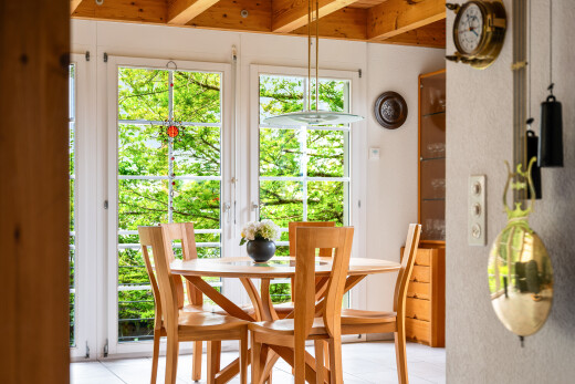 esszimmer mit natürliches licht, natural light, inside property, light floor, und gipskartonwand