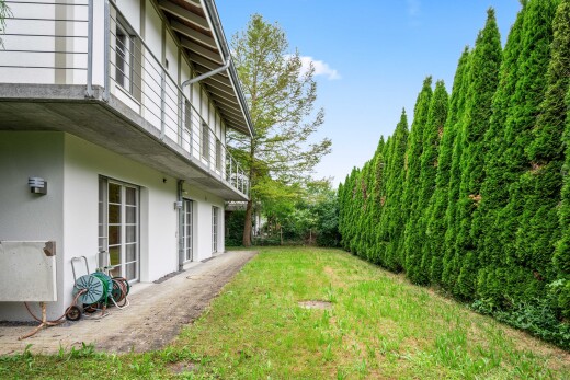 garten mit rasen, property visible, day time, und balkon