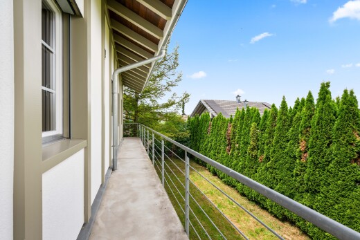 balkon mit balkon, from property, und day time