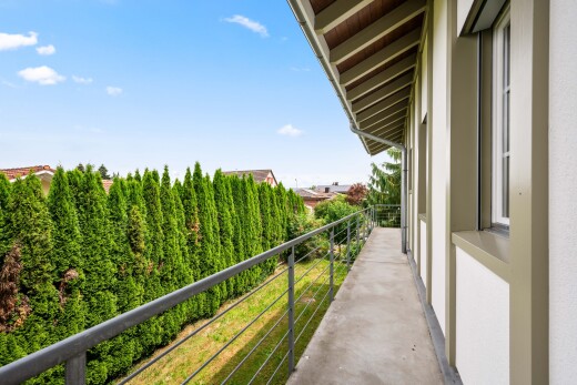 balkon mit from property, balkon, und day time