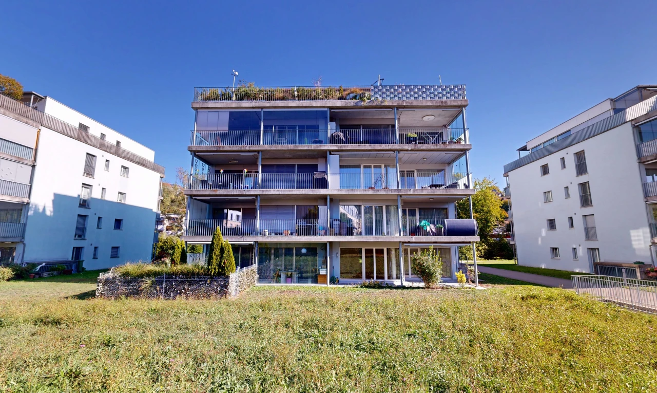 außenansicht mit day time, apartment complex view, und blick auf wohnanlage