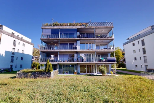 außenansicht mit day time, apartment complex view, und blick auf wohnanlage