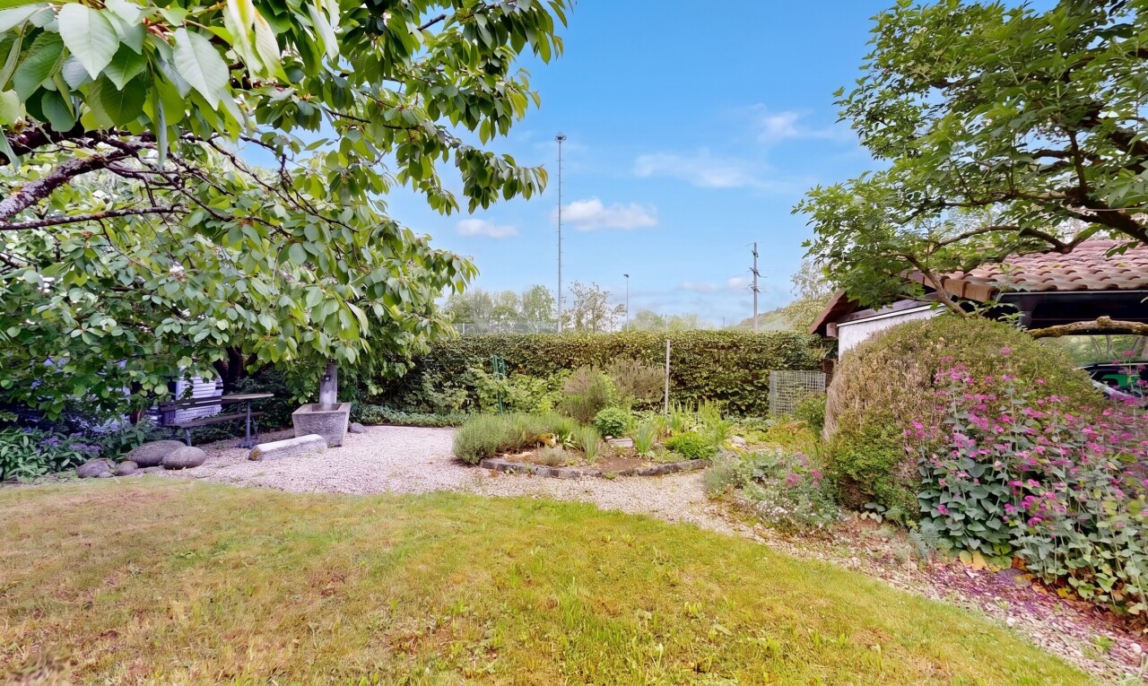 view of garden