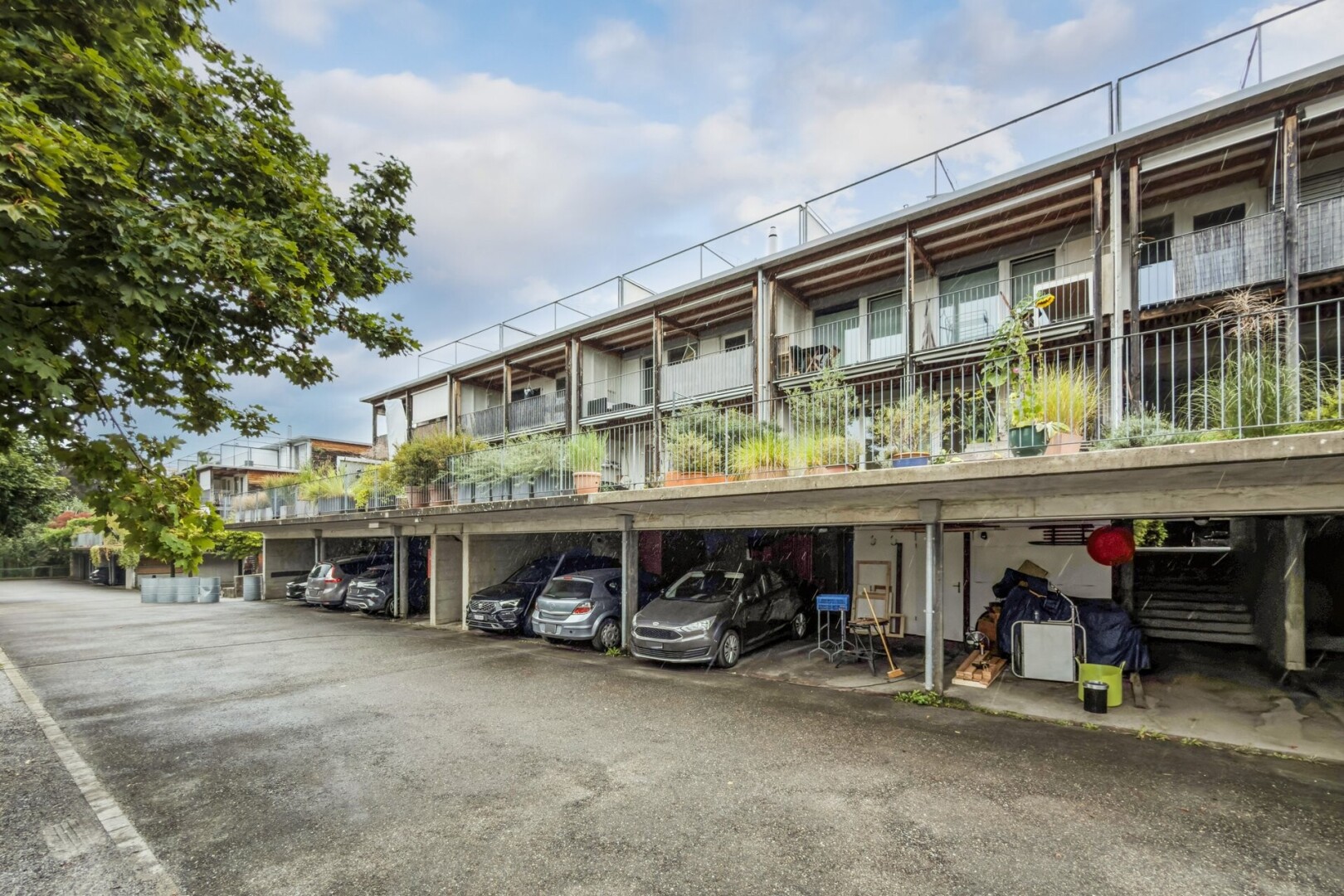 außenansicht mit day time, from community, und parkplatz