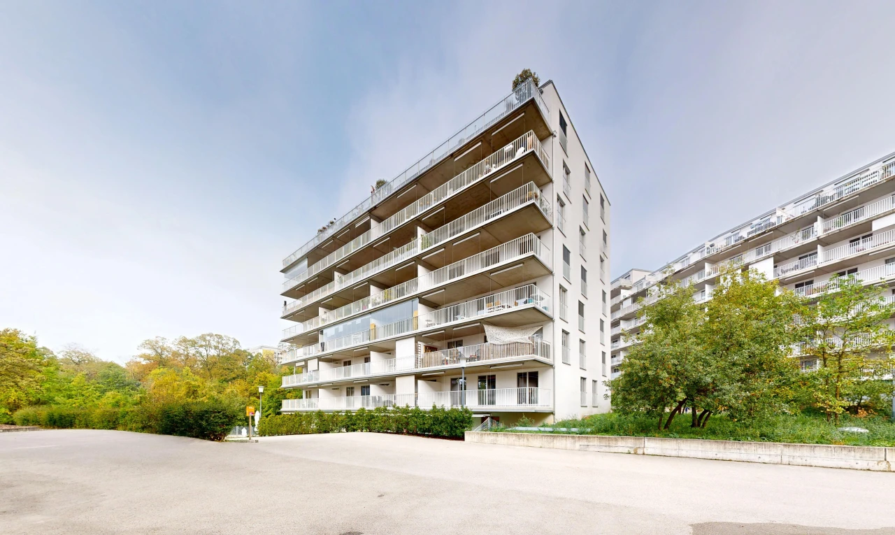extérieur du bâtiment avec vue sur le complexe d'appartements et apartment complex view